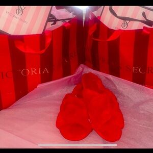 Women’s❣️ (VS) Slippers ❤️